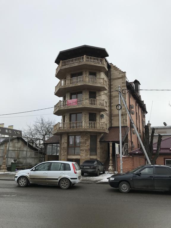 Apartment Pervomayskaya 15 Pyatigorsk Bagian luar foto