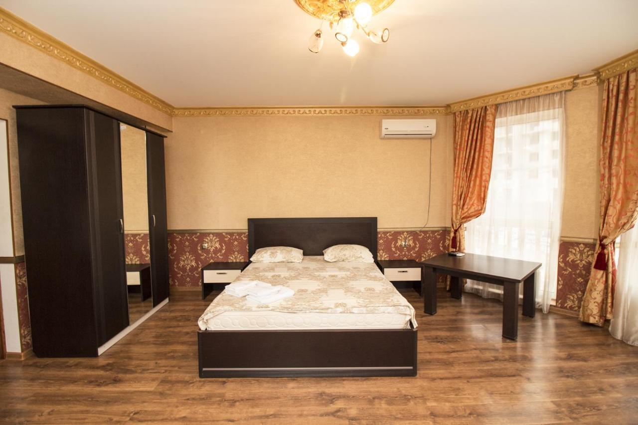 Apartment Pervomayskaya 15 Pyatigorsk Bagian luar foto